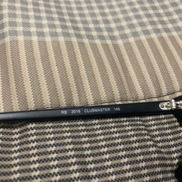 Ray Ban polarized glasses - Picture 2 of 5